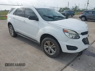 2017 Chevrolet Equinox LS z VIN 2GNALBEK3H1555999, wystawiony jako IAAI lot #42109657 z przebiegiem 101 026 mil mil oraz . Historia ofert i sprzedaży dostępna na DreamBid. Obrazek 1.