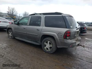 2005 Chevrolet TrailBlazer LS with VIN 1GNET16S956175242, listed as a IAAI auction lot 41054455 with 185,944 mi miles. Bid and sale history available at carsss.com. Image 3.