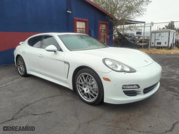 2013 Porsche Panamera S with VIN WP0AB2A70DL060113, listed as a Copart auction lot 84254524 with 118,400 mi miles and Clean Title. Bid and sale history available at carsss.com. Image 1.