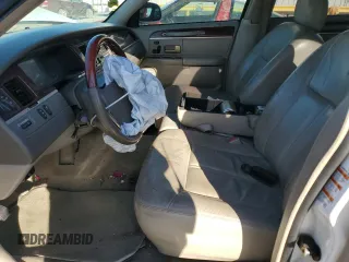 2005 Lincoln Town Car Signature Limited z VIN 1LNHM82W05Y613098, wystawiony jako Copart lot #45887385 z przebiegiem Nie podano mil oraz Szkoda całkowita • Salvage title. Historia ofert i sprzedaży dostępna na DreamBid. Obrazek 7.