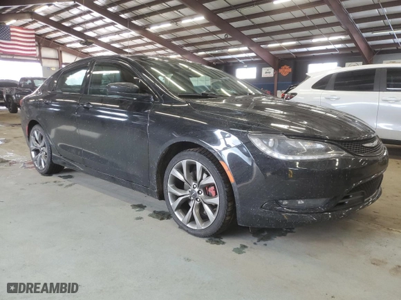 2015 Chrysler 200 S with VIN 1C3CCCDG1FN540437, listed as a Copart auction lot 43852805 with 135,697 mi miles and Salvage Title. Bid and sale history available at carsss.com. Image 4.