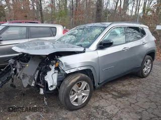 2022 Jeep Compass Latitude with VIN 3C4NJCBB9NT192399, listed as a IAAI auction lot 41598989 with 48,223 mi miles and . Bid and sale history available at carsss.com. Image 2.