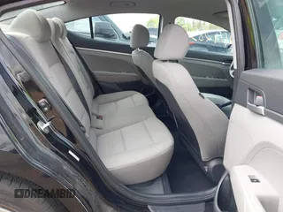 2020 Hyundai Elantra SE z VIN KMHD74LF5LU971931, wystawiony jako IAAI lot #42092857 z przebiegiem 38 323 mil mil oraz . Historia ofert i sprzedaży dostępna na DreamBid. Obrazek 8.
