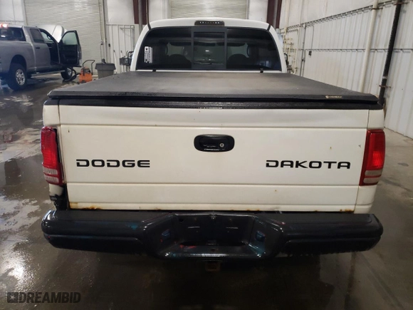 2004 Dodge Dakota Sport with VIN 1D7HG38NX4S635016, listed as a Copart auction lot 85332484 with 281,187 mi miles and Non Repairable. Bid and sale history available at carsss.com. Image 6.