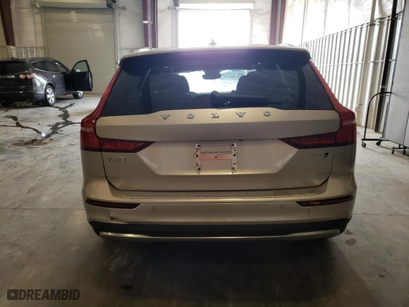2024 Volvo V60 Cross Country Plus with VIN YV4L12WY5R2136187, listed as a Copart auction lot 66405344 with 5,137 mi miles and Salvage Title. Bid and sale history available at carsss.com. Image 6.