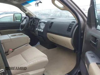 2010 Toyota Tundra 4WD Truck with VIN 5TFCY5F13AX009786, listed as a IAAI auction lot 41354641 with 204,918 mi miles. Bid and sale history available at carsss.com. Image 5.