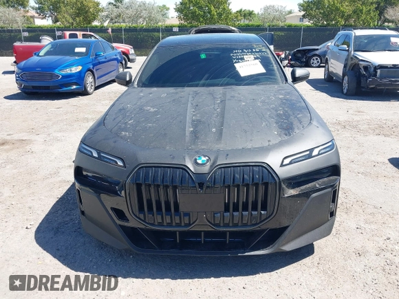 2023 BMW 7 Series 740i with VIN WBA23EH04PCN19544, listed as a IAAI auction lot 41752560 with 44,997 mi miles. Bid and sale history available at carsss.com. Image 6.