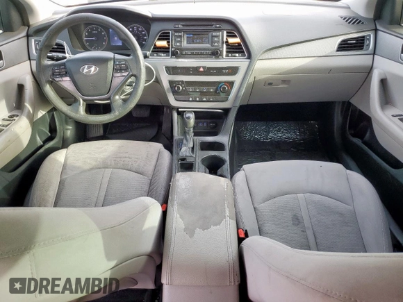 2015 Hyundai Sonata SE z VIN 5NPE24AF2FH191149, wystawiony jako Copart lot #56921245 z przebiegiem 210 177 mil mil oraz Szkoda całkowita • Salvage title. Historia ofert i sprzedaży dostępna na DreamBid. Obrazek 8.