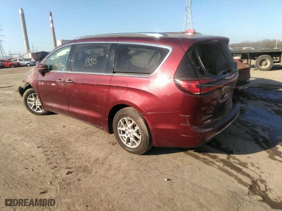 2021 Chrysler Pacifica Touring L with VIN 2C4RC1BGXMR547643, listed as a IAAI auction lot 39483485 with 77,000 mi miles. Bid and sale history available at carsss.com. Image 3.
