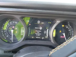 2024 Jeep Wrangler Willys z VIN 1C4RJXN67RW169632, wystawiony jako IAAI lot #42074574 z przebiegiem 18 714 mil mil oraz . Historia ofert i sprzedaży dostępna na DreamBid. Obrazek 7.