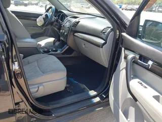 2011 Kia Sorento LX with VIN 5XYKT3A13BG162338, listed as a IAAI auction lot 42180644 with 118,482 mi miles and . Bid and sale history available at carsss.com. Image 5.