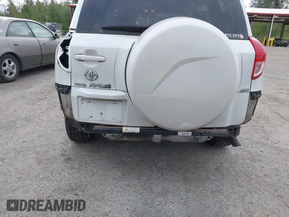 2008 Toyota RAV4 Ltd with VIN JTMBD31V885167715, listed as a IAAI auction lot 42160981 with 186,171 mi miles. Bid and sale history available at carsss.com. Image 6.