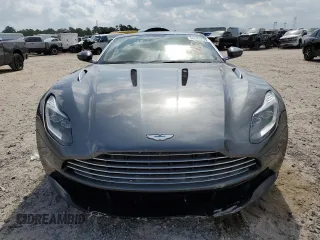 2017 Aston Martin DB11 z VIN SCFRMFAV2HGL00765, wystawiony jako Copart lot #55667215 z przebiegiem Nie podano mil oraz Nie do naprawy. Historia ofert i sprzedaży dostępna na DreamBid. Obrazek 5.