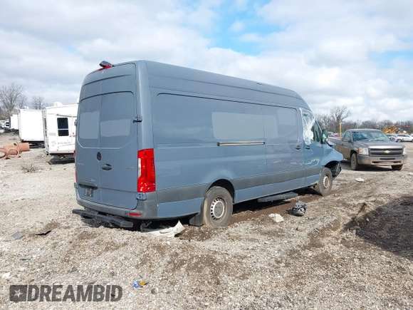 2019 Mercedes-Benz Sprinter Cargo z VIN WD4PF1CD1KP147624, wystawiony jako IAAI lot #41832359 z przebiegiem 68 434 mil mil oraz . Historia ofert i sprzedaży dostępna na DreamBid. Obrazek 4.