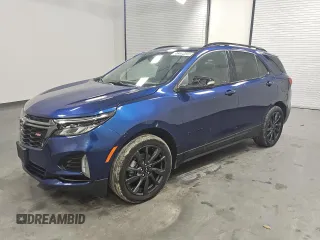 2023 Chevrolet Equinox RS z VIN 3GNAXWEG2PS126153, wystawiony jako Copart lot #53399455 z przebiegiem 49 324 mil mil oraz Czysty tytuł • Clean title. Historia ofert i sprzedaży dostępna na DreamBid. Obrazek 1.