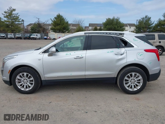 2017 Cadillac XT5 FWD with VIN 1GYKNARS3HZ184081, listed as a IAAI auction lot 41795974 with 109,032 mi miles. Bid and sale history available at carsss.com. Image 14.