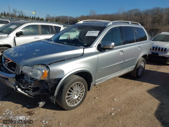 2013 Volvo XC90 R-Design with VIN YV4952CT4D1646245, listed as a IAAI auction lot 41200203 with 139,824 mi miles. Bid and sale history available at carsss.com. Image 17.