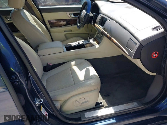 2010 Jaguar XF Premium Luxury with VIN SAJWA0GB5ALR78767, listed as a IAAI auction lot 41733047 with 1 mi miles. Bid and sale history available at carsss.com. Image 5.