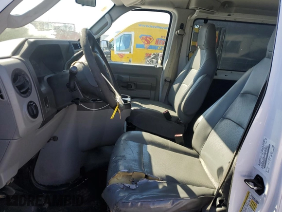 2014 Ford Econoline Passenger XL z VIN 1FBNE3BL8EDB20505, wystawiony jako Copart lot #86013044 z przebiegiem 176 981 mil mil oraz Tytuł czysty. Historia ofert i sprzedaży dostępna na DreamBid. Obrazek 7.