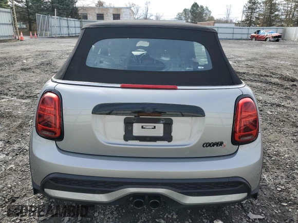 2023 MINI Convertible Cooper S с VIN WMW43DL02P3P98888, выставлен на аукционе Copart как лот 51254145 с пробегом 7 942 миль миль и Списание • Salvage title. История ставок и продаж доступна на DreamBid. Изображение 6.