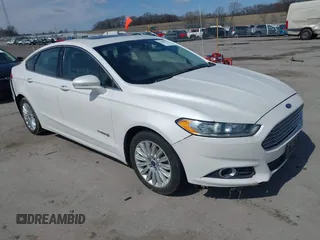 2013 Ford Fusion SE Hybrid with VIN 3FA6P0LU0DR123488, listed as a IAAI auction lot 41869121 with 176,287 mi miles. Bid and sale history available at carsss.com. Image 1.