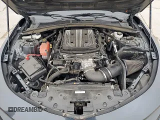 2023 Chevrolet Camaro ZL1 z VIN 1G1FK1R66P0100964, wystawiony jako Copart lot #45670485 z przebiegiem 28 165 mil mil oraz Szkody całkowita. Historia ofert i sprzedaży dostępna na DreamBid. Obrazek 11.