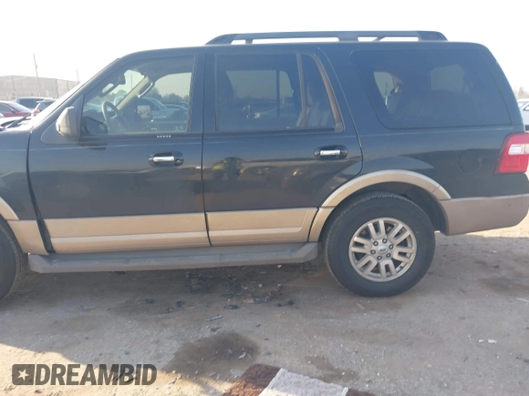 2014 Ford Expedition XLT z VIN 1FMJU1H5XEEF45837, wystawiony jako IAAI lot #41685555 z przebiegiem 99 229 mil mil oraz . Historia ofert i sprzedaży dostępna na DreamBid. Obrazek 13.