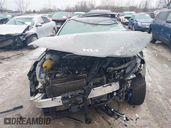 2022 Kia K5 GT-Line z VIN 5XXG64J24NG124900, wystawiony jako IAAI lot #41547846 z przebiegiem 104 024 mil mil oraz . Historia ofert i sprzedaży dostępna na DreamBid. Obrazek 11.