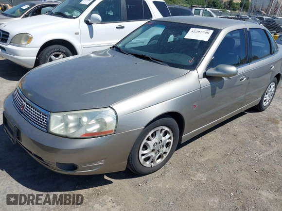 2003 Saturn LS z VIN 1G8JU54F03Y510627, wystawiony jako IAAI lot #42297748 z przebiegiem 92 538 mil mil oraz . Historia ofert i sprzedaży dostępna na DreamBid. Obrazek 2.