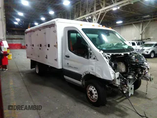 2017 Ford Transit z VIN 1FDBF8ZM4HKB39877, wystawiony jako IAAI lot #40641877 z przebiegiem Nie podano mil oraz . Historia ofert i sprzedaży dostępna na DreamBid. Obrazek 1.