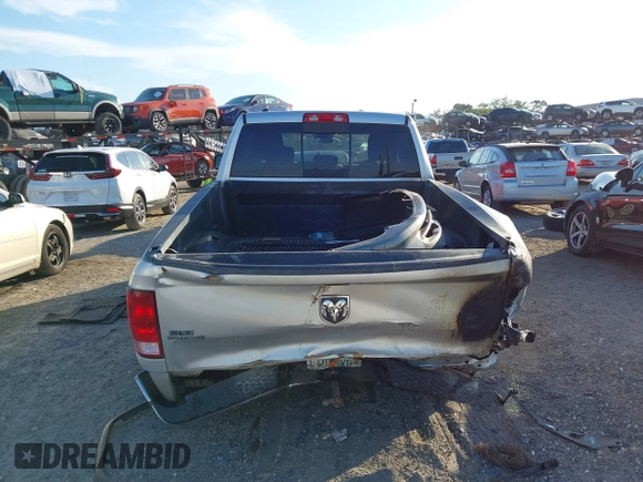 2018 Ram 1500 SLT z VIN 1C6RR6GG2JS119281, wystawiony jako IAAI lot #41897492 z przebiegiem 242 877 mil mil oraz . Historia ofert i sprzedaży dostępna na DreamBid. Obrazek 16.