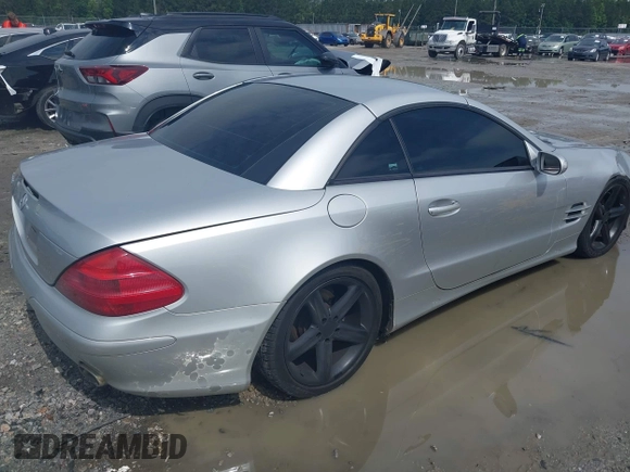 2004 Mercedes-Benz SL 500 z VIN WDBSK75F94F077444, wystawiony jako IAAI lot #42366519 z przebiegiem 181 413 mil mil oraz . Historia ofert i sprzedaży dostępna na DreamBid. Obrazek 4.