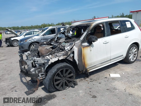 2016 Volvo XC90 T6 Inscription with VIN YV4A22PLXG1018954, listed as a IAAI auction lot 42301333 with Not provided miles and . Bid and sale history available at DreamBid. Image 2.