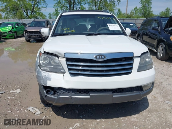 2009 Kia Borrego EX with VIN KNDJH741995016237, listed as a IAAI auction lot 42140573 with 161,269 mi miles. Bid and sale history available at carsss.com. Image 6.