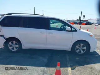 2016 Toyota Sienna LE AAS with VIN 5TDKK3DC6GS732942, listed as a IAAI auction lot 41841706 with 37,114 mi miles. Bid and sale history available at carsss.com. Image 13.