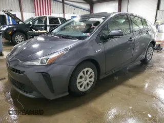 2020 Toyota Prius L Eco z VIN JTDKARFU7L3124855, wystawiony jako Copart lot #56404275 z przebiegiem 39 655 mil mil oraz Szkoda całkowita • Salvage title. Historia ofert i sprzedaży dostępna na DreamBid. Obrazek 1.