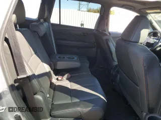 2022 Honda Passport TrailSport z VIN 5FNYF8H61NB026883, wystawiony jako Copart lot #49298085 z przebiegiem 18 600 mil mil oraz Szkoda całkowita • Salvage title. Historia ofert i sprzedaży dostępna na DreamBid. Obrazek 11.