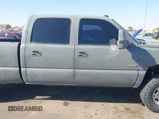 2005 Chevrolet Silverado 3500 SRW LT with VIN 1GCHK33215F897250, listed as a IAAI auction lot 41468908 with 386,679 mi miles. Bid and sale history available at carsss.com. Image 13.