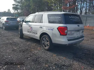 2022 Ford Expedition XLT with VIN 1FMJU1JT1NEA27995, listed as a IAAI auction lot 40935076 with 154,139 mi miles. Bid and sale history available at carsss.com. Image 3.