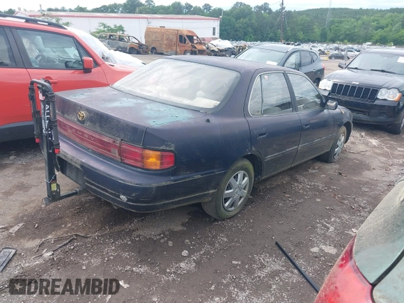1993 Toyota Camry LE z VIN 4T1SK12E6PU248270, wystawiony jako IAAI lot #42160426 z przebiegiem 225 221 mil mil oraz . Historia ofert i sprzedaży dostępna na DreamBid. Obrazek 4.