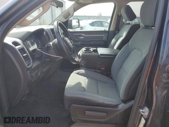 2019 Ram 1500 Big Horn z VIN 1C6SRFFT1KN621098, wystawiony jako Copart lot #52895395 z przebiegiem 66 458 mil mil oraz Szkoda całkowita • Salvage title. Historia ofert i sprzedaży dostępna na DreamBid. Obrazek 7.