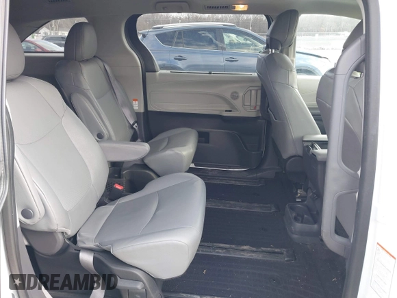 2024 Toyota Sienna XLE with VIN 5TDJSKFC6RS119094, listed as a IAAI auction lot 41434990 with 113,532 mi miles and . Bid and sale history available at DreamBid. Image 8.