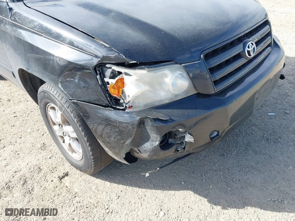 2004 Toyota Highlander with VIN JTEDP21A140009565, listed as a IAAI auction lot 41900913 with 217,848 mi miles. Bid and sale history available at carsss.com. Image 6.