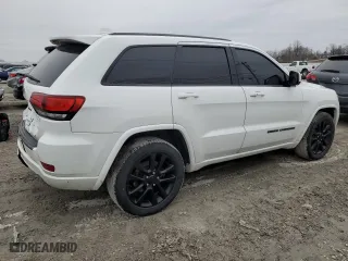 2018 Jeep Grand Cherokee Laredo E with VIN 1C4RJFAG5JC367110, listed as a Copart auction lot 43353555 with 104,012 mi miles and Salvage Title. Bid and sale history available at carsss.com. Image 3.