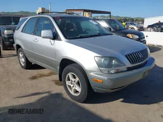 2000 Lexus RX 300 with VIN JT6HF10UXY0157466, listed as a IAAI auction lot 41990016 with 203,384 mi miles. Bid and sale history available at carsss.com. Image 1.