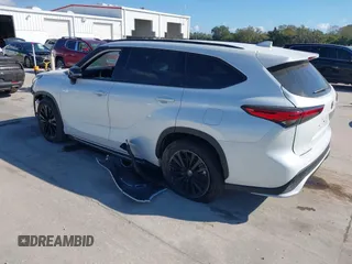 2023 Toyota Highlander L with VIN 5TDKDRAH5PS024632, listed as a IAAI auction lot 41471446 with 20,477 mi miles and . Bid and sale history available at DreamBid. Image 3.