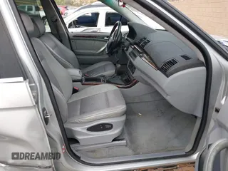 2001 BMW X5 4.4i with VIN WBAFB33541LH20155, listed as a IAAI auction lot 41078904 with 172,762 mi miles. Bid and sale history available at carsss.com. Image 5.