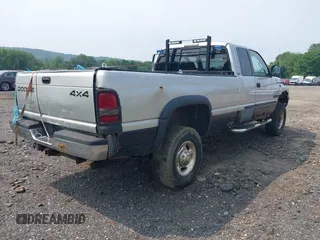 2001 Dodge 2500 z VIN 1B7KF23661J611536, wystawiony jako IAAI lot #42511635 z przebiegiem 304 447 mil mil oraz . Historia ofert i sprzedaży dostępna na DreamBid. Obrazek 4.