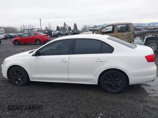 2012 Volkswagen Jetta SE with VIN 3VWDX7AJ2CM356378, listed as a IAAI auction lot 41145401 with 132,301 mi miles and . Bid and sale history available at DreamBid. Image 15.