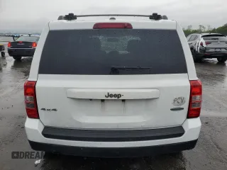 2011 Jeep Patriot Latitude z VIN 1J4NF1GB2BD280818, wystawiony jako Copart lot #56779975 z przebiegiem 172 738 mil mil oraz Czysty tytuł • Clean title. Historia ofert i sprzedaży dostępna na DreamBid. Obrazek 6.